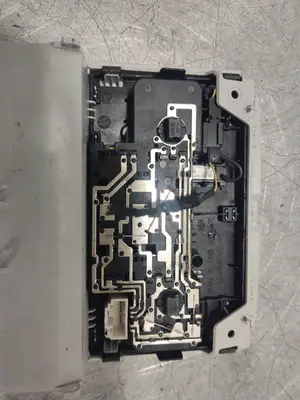 Foto de LUZ INTERIOR VOLKSWAGEN GOLF VII BERLINA (BQ1/BE2) 1.6 TDI (116 CV / 85 KW) referencia 5G0867489 foto 2