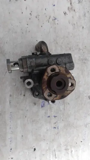 Foto de BOMBA DIRECCION AUDI A3 (8L) referencia 130422154