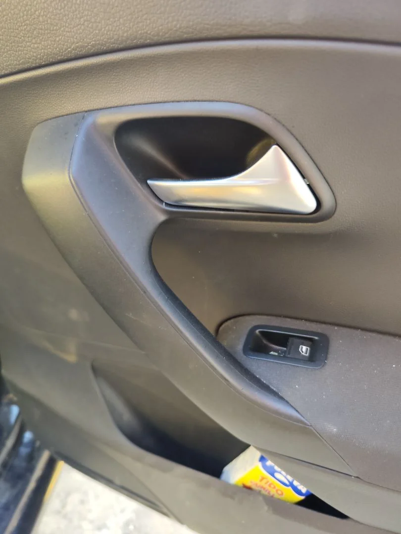 Foto de MANETA INTERIOR TRASERA DERECHA VOLKSWAGEN POLO V (6R1) 1.2 (60 CV / 44 KW)