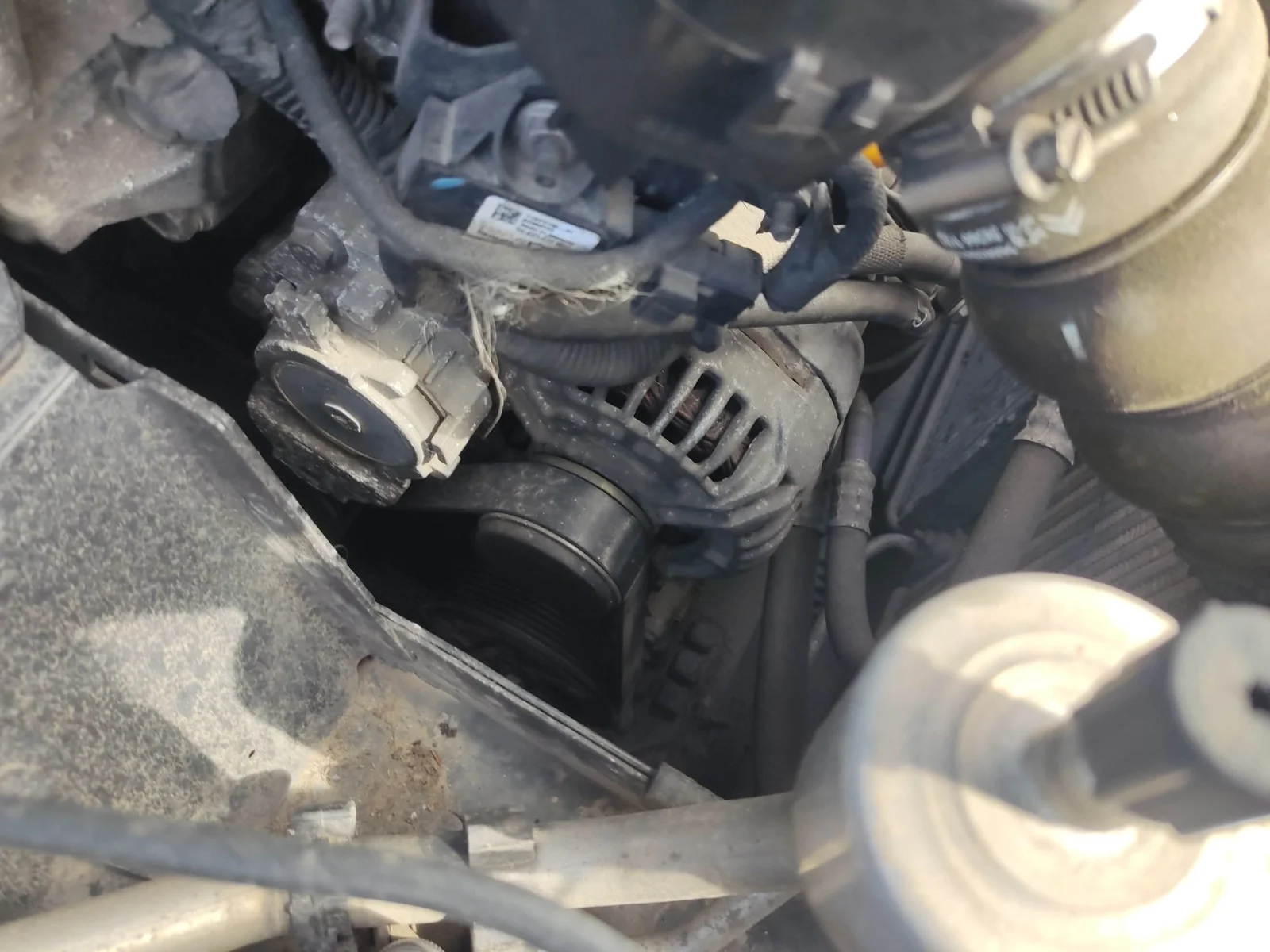Foto de ALTERNADOR PEUGEOT 308 1.6 HDi FAP CAT (9HZ / DV6TED4) (109 CV / 80 KW) referencia 5705NH