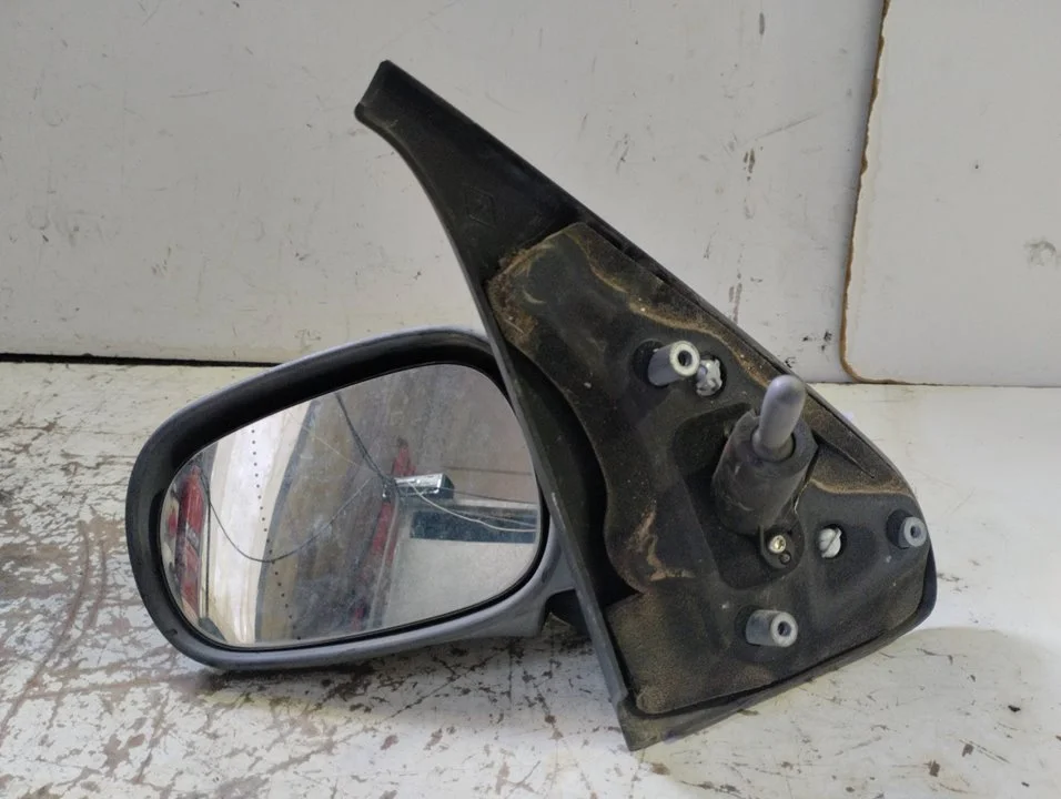 Foto de RETROVISOR IZQUIERDO RENAULT CLIO II FASE I (B/CB0) 1.2 (58 CV / 43 KW) referencia 024040
