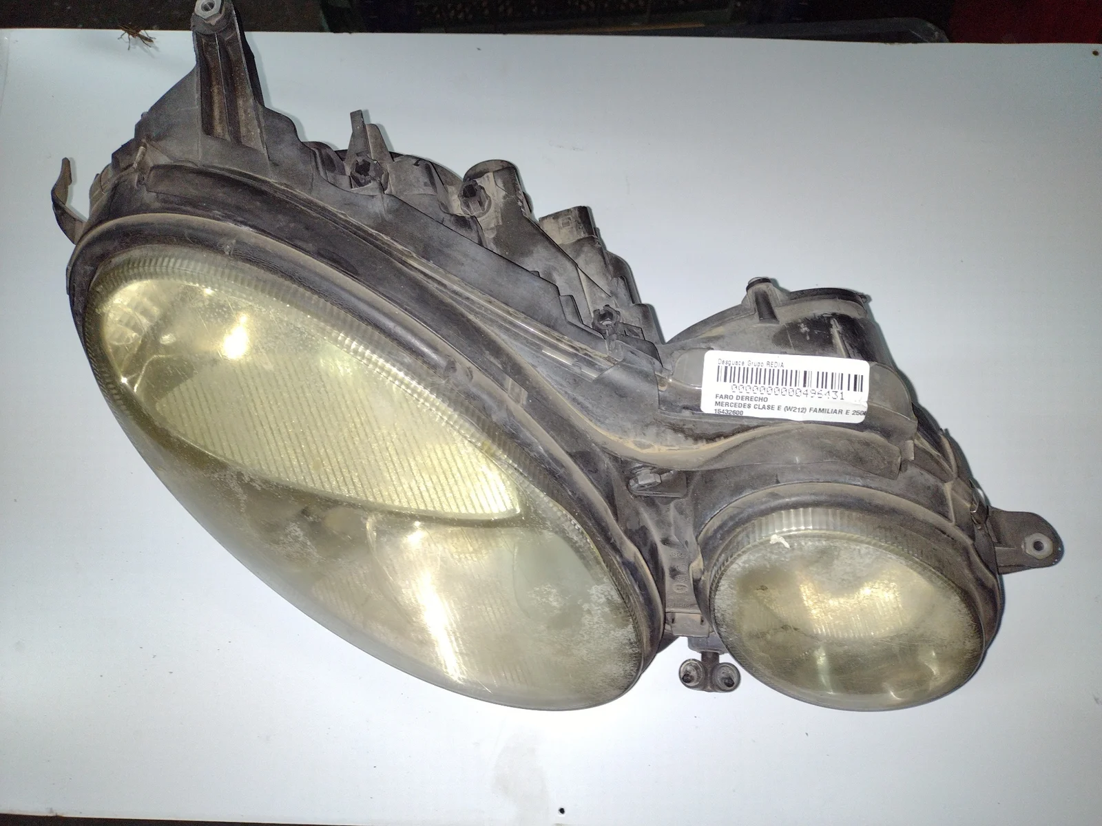 Foto de FARO DERECHO MERCEDES-BENZ CLASE E (BM 212) FAMILIAR referencia 15432600