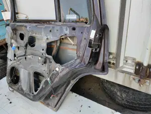 Foto de PUERTA TRASERA DERECHA CHRYSLER JEEP GR.CHEROKEE (ZJ)/(Z) 5.2 V8 CAT (211 CV / 155 KW) foto 8