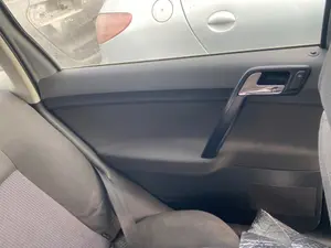 Foto de GUARNECIDO PUERTA TRASERA IZQUIERDA VOLKSWAGEN POLO IV (9N3) 1.4 FSI (86 CV / 63 KW)