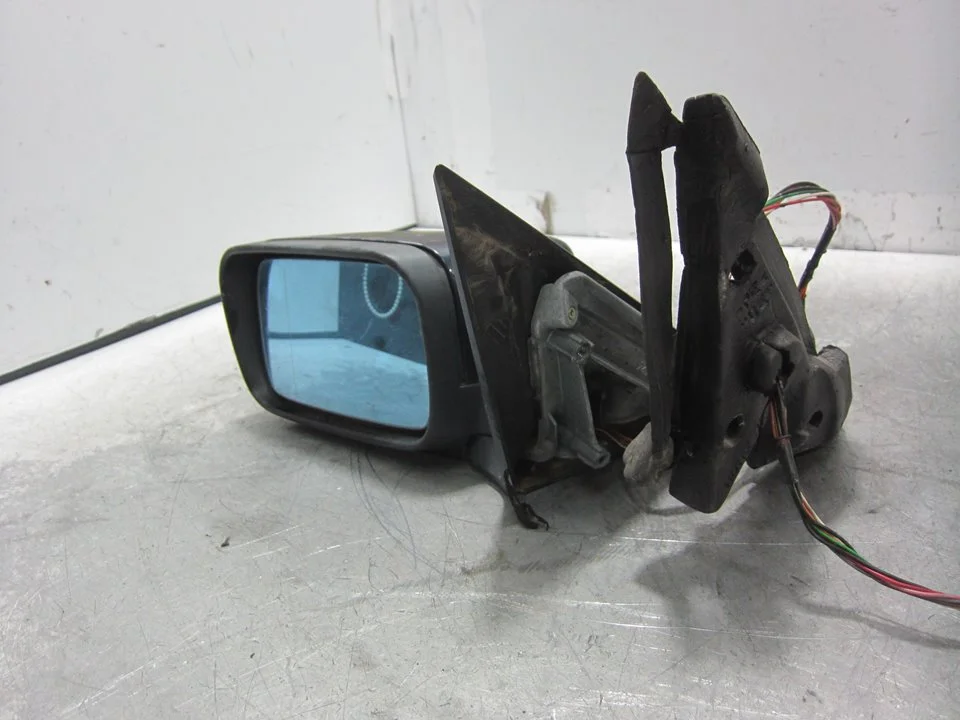 Foto de RETROVISOR IZQUIERDO BMW SERIE 3 BERLINA (E46) 3.0 24V Turbodiesel CAT (184 CV / 135 KW) referencia 42491