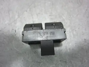 Foto de MANDO ELEVALUNAS TRASERO IZQUIERDO SEAT IBIZA (6L1) 1.2 (64 CV / 47 KW) referencia 6Q0959858 foto 2