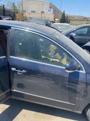 Foto de PUERTA DELANTERA DERECHA VOLKSWAGEN PASSAT BERLINA (3C2) 2.0 TDI (140 CV / 103 KW) referencia 3C4831056J