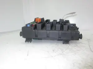 Foto de CAJA RELES / FUSIBLES OPEL VECTRA C BERLINA referencia 13205776 foto 14