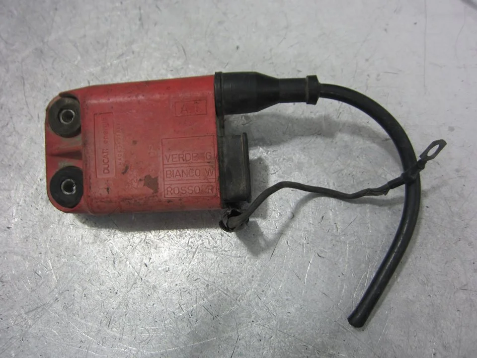 Foto de BOBINA ENCENDIDO PIAGGIO (VESPA) ZIP referencia 32391011