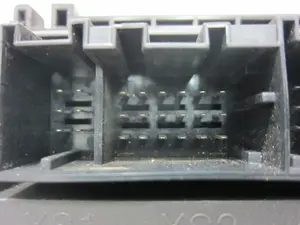 Foto de CAJA RELES / FUSIBLES SEAT IBIZA (6L1) 1.9 SDI (64 CV / 47 KW) referencia 6Q1937049D foto 7