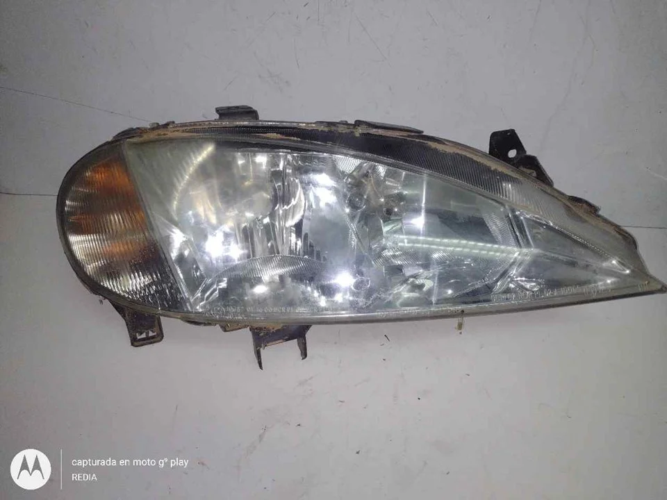Foto de FARO DERECHO RENAULT MEGANE I BERL./ BERL. CON PORTÓN (BA0) referencia 085511131