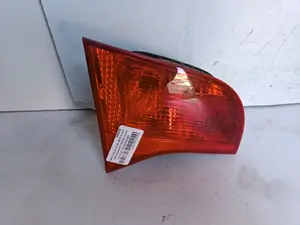 Foto de PILOTO TRASERO IZQUIERDO INTERIOR AUDI A4 AVANT (8E) 2.0 16V TDI (170 CV / 125 KW) referencia 8E9945093 foto 4