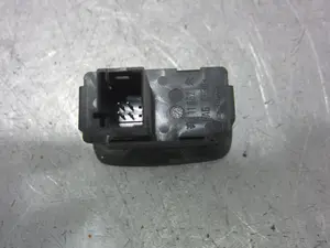Foto de MANDO ELEVALUNAS TRASERO IZQUIERDO CITROEN XSARA BERLINA 1.6 16V CAT (NFU / TU5JP4) (109 CV / 80 KW) referencia 96639378ZD foto 4