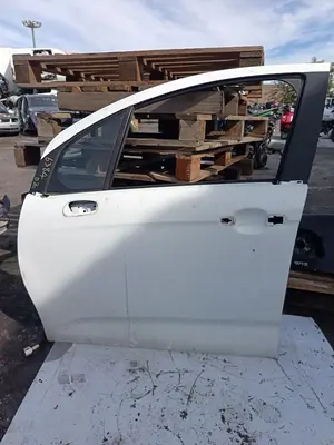 Foto de PUERTA DELANTERA IZQUIERDA CITROEN C3 1.4  (73 CV / 54 KW)