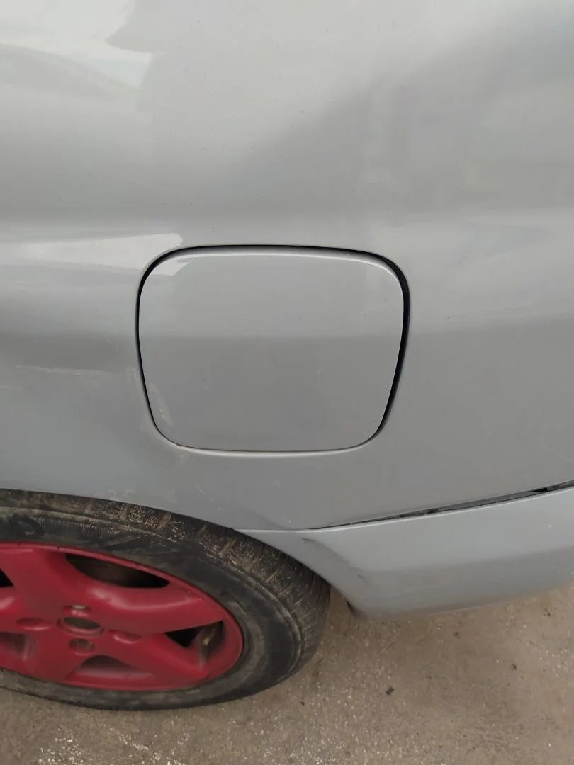 Foto de TAPA EXTERIOR COMBUSTIBLE MITSUBISHI SPACE STAR (DG0) 1.6 CAT (98 CV / 72 KW)