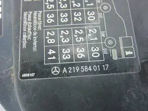 Foto de NO IDENTIFICADO MERCEDES-BENZ CLS (BM 219) referencia A2195840117 foto 7