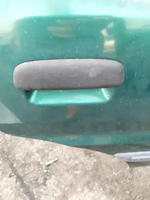 Foto de MANETA EXTERIOR TRASERA DERECHA PEUGEOT 106 (S2) 1.1  (60 CV / 44 KW)