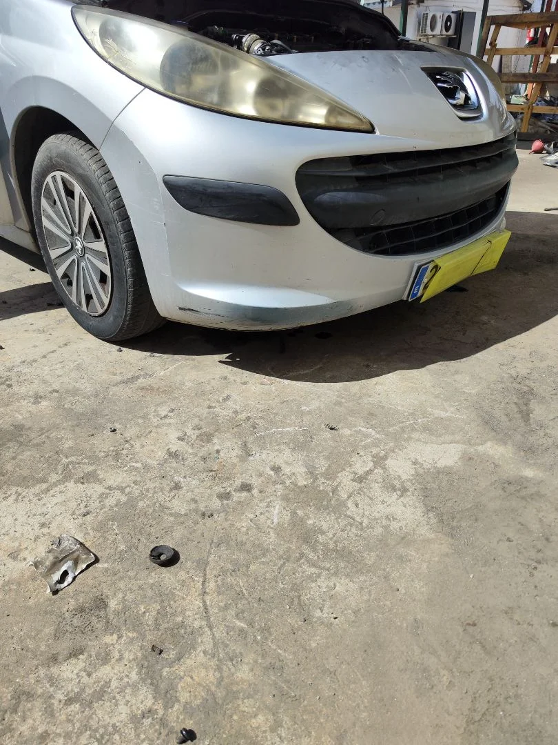 Foto de PARAGOLPES DELANTERO PEUGEOT 207 1.6 16V HDi (90 CV / 66 KW)