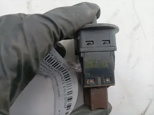Foto de INTERRUPTOR RENAULT CLIO IV GRANDTOUR referencia 681995290R foto 2