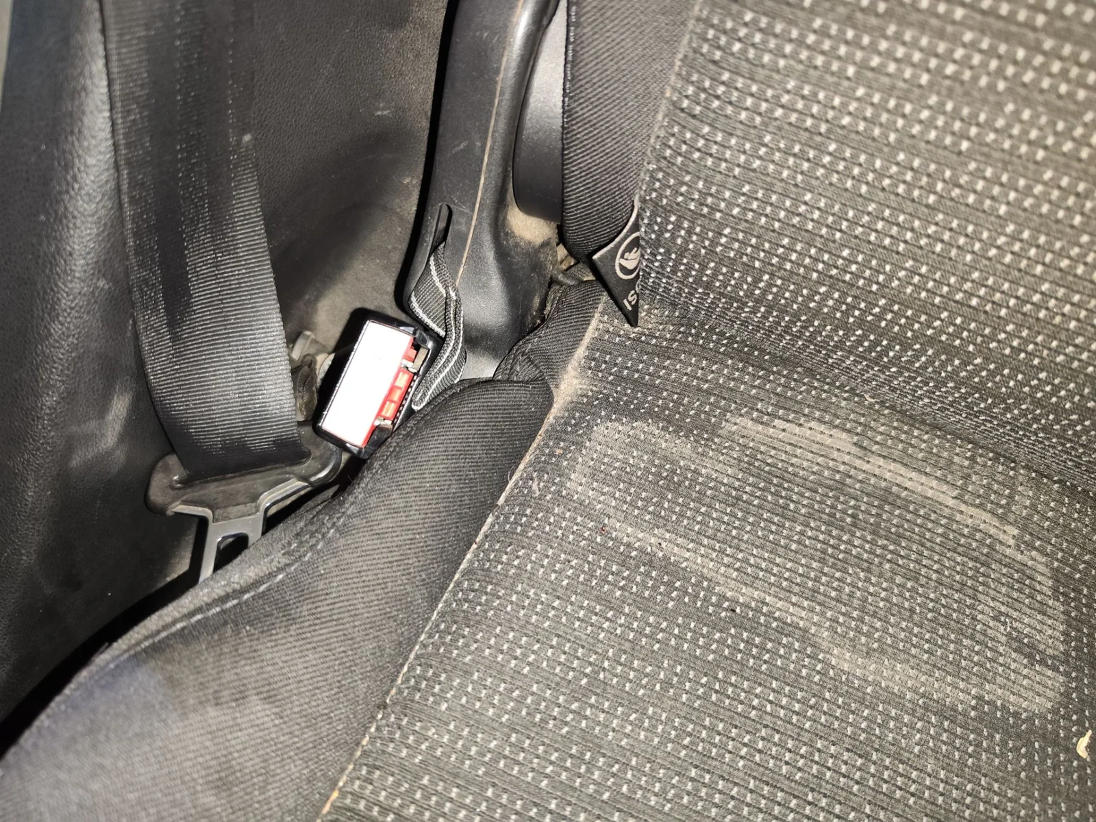 Foto de ENGANCHE CINTURON TRASERO DERECHO PEUGEOT 308 SW 1.6 HDi FAP CAT (9HZ / DV6TED4) (109 CV / 80 KW)
