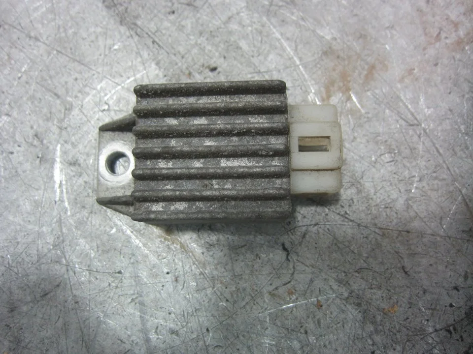 Foto de REGULADOR DE CORRIENTE PEUGEOT ZENITH referencia SH610C-12