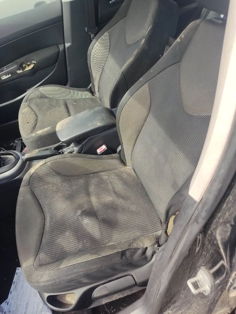 Foto de ASIENTO DELANTERO IZQUIERDO PEUGEOT 308 1.6 HDi FAP CAT (9HZ / DV6TED4) (109 CV / 80 KW)
