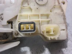 Foto de CERRADURA PUERTA DELANTERA IZQUIERDA HONDA JAZZ (GD1/5) 1.4 DSi CAT (83 CV / 61 KW) referencia 72150SAAG21 foto 5