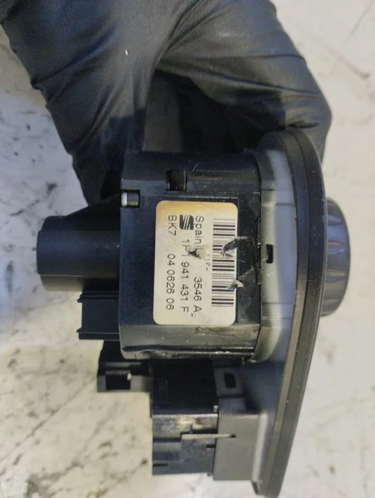 Foto de MANDO LUCES SEAT LEON (1P1) referencia 1P1941431F