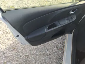 Foto de CERRADURA PUERTA DELANTERA IZQUIERDA RENAULT CLIO IV 1.2 16V (73 CV / 54 KW) referencia 805033000R