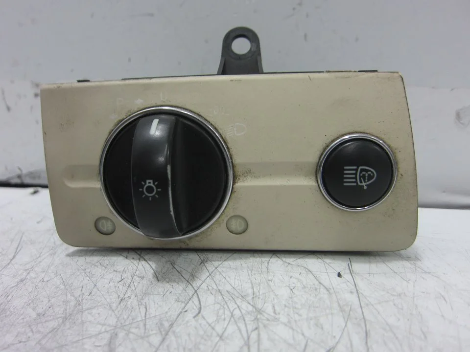 Foto de MANDO LUCES MERCEDES-BENZ CLASE E (BM 211) BERLINA 2.2 CDI CAT (150 CV / 110 KW) referencia 2115450104