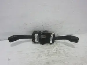 Foto de MANDO MULTIFUNCION VOLKSWAGEN PASSAT BERLINA (3B3) referencia 1J0953513