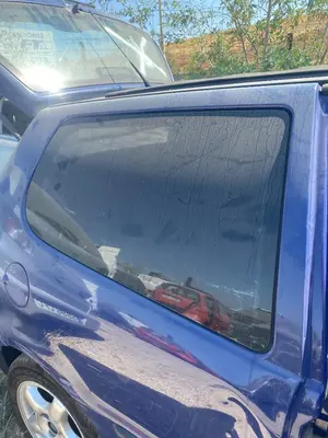 Foto de LUNA CUSTODIA TRASERA DERECHA VOLKSWAGEN POLO III (6N1) 1.4  (60 CV / 44 KW)