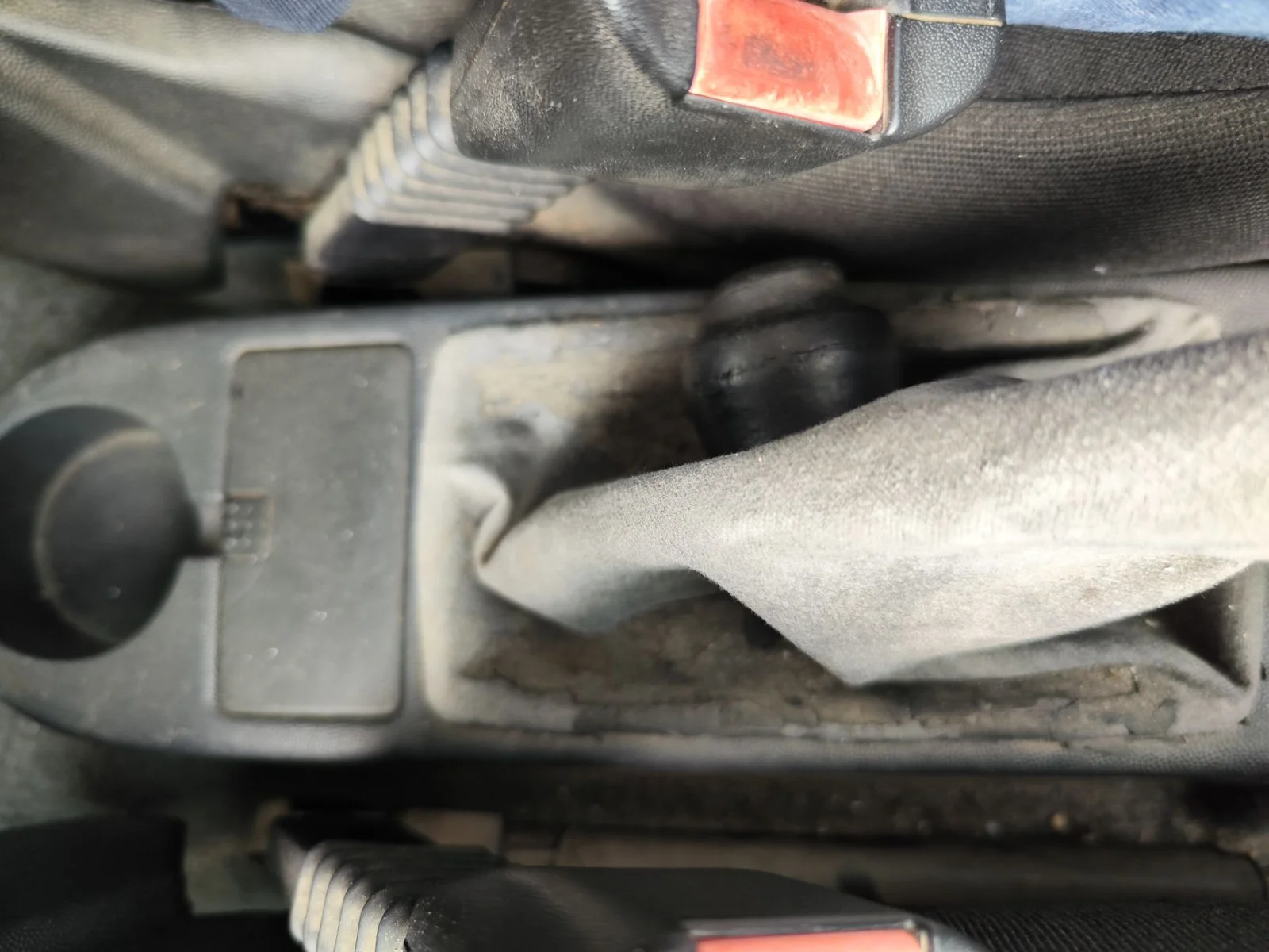 Foto de PRETENSOR AIRBAG IZQUIERDO OPEL CORSA C 1.2 16V CAT (Z 12 XEP / LB4) (80 CV / 59 KW)