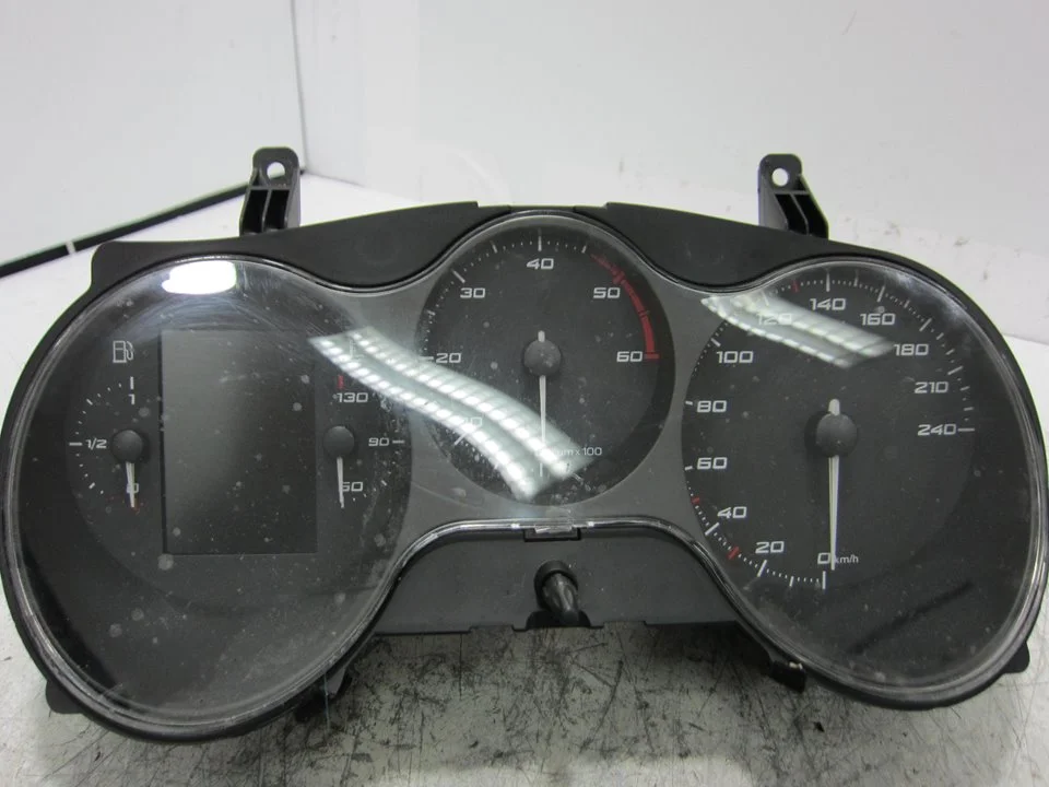 Foto de CUADRO INSTRUMENTOS SEAT LEON (1P1) 1.6 TDI (105 CV / 77 KW) referencia A2C53279951