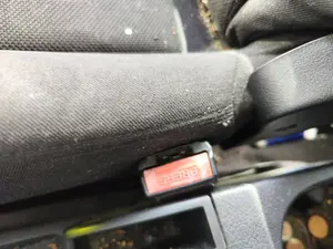 Foto de PRETENSOR AIRBAG DERECHO PEUGEOT 207 1.6 16V HDi (90 CV / 66 KW)