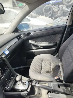 Foto de GUARNECIDO PUERTA DELANTERA DERECHA AUDI A6 BERLINA (4B2) 2.5 V6 24V TDI (180 CV / 132 KW) referencia 4B1867104A FKZ