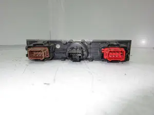 Foto de INTERRUPTOR RENAULT CLIO II FASE II (B/CB0) 1.2 (58 CV / 43 KW) referencia 442723 foto 2