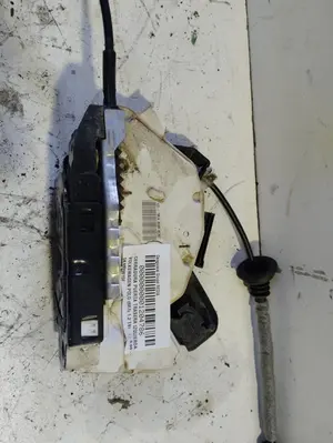Foto de CERRADURA PUERTA TRASERA IZQUIERDA VOLKSWAGEN POLO V (6R1) referencia 5K4839015F foto 3