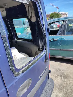 Foto de BRAZO LIMPIA TRASERO OPEL COMBO (CORSA C) 1.3 16V CDTI CAT (Z 13 DT / LN9) (69 CV / 51 KW) foto 2