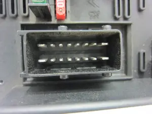 Foto de CAJA RELES / FUSIBLES PEUGEOT 206 1.4 HDi (68 CV / 50 KW) referencia 9657608880 foto 2