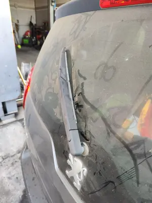 Foto de BRAZO LIMPIA TRASERO CITROEN C3 PICASSO 1.6 HDi FAP (92 CV / 68 KW) referencia 6429GN foto 2