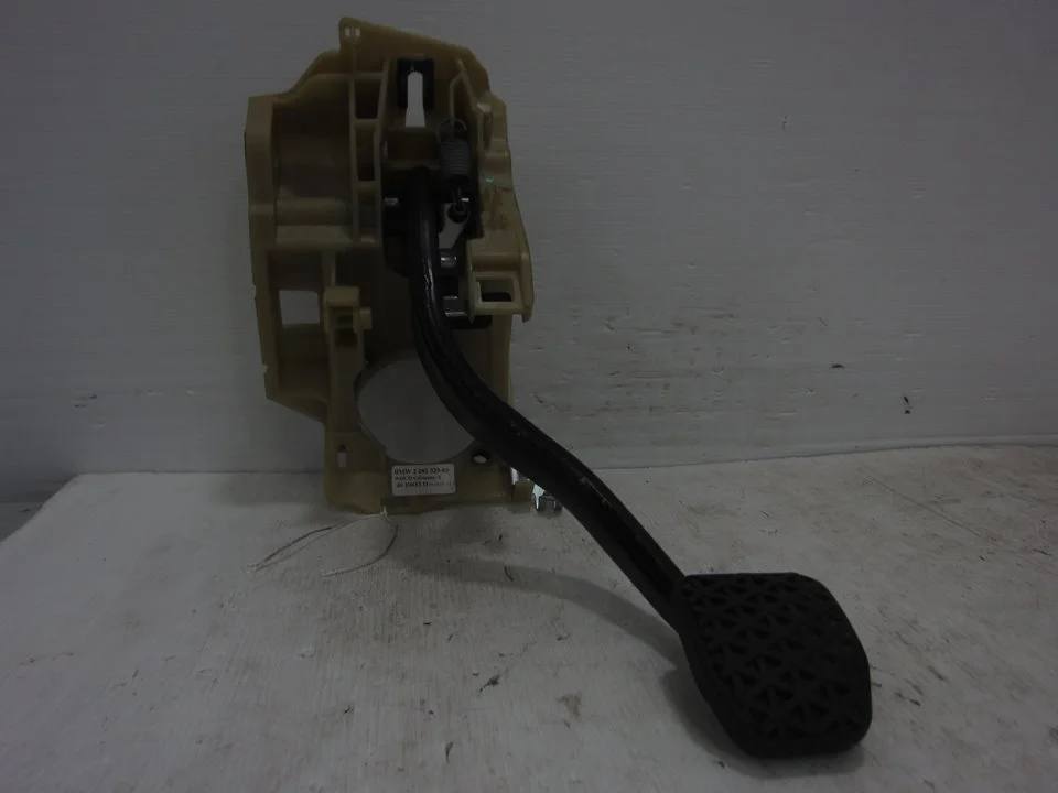 Foto de PEDAL FRENO BMW SERIE M6 COUPE (E63) 5.0 CAT (507 CV / 373 KW) referencia 228232503