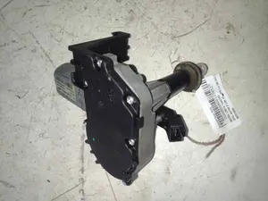 Foto de MOTOR LIMPIA TRASERO OPEL ASTRA K BERLINA 5P referencia 60Z010009