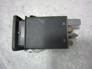 Foto de WARNING VOLKSWAGEN GOLF IV BERLINA (1J1)(10.1997) 1.6 16V (105 CV / 77 KW) referencia 1J0953235J foto 2