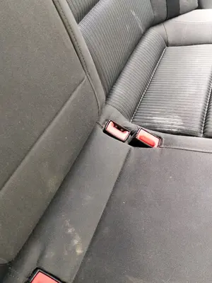 Foto de ENGANCHE CINTURON TRASERO CENTRAL AUDI A4 BERLINA (8K2) 2.0 16V TDI (143 CV / 105 KW)