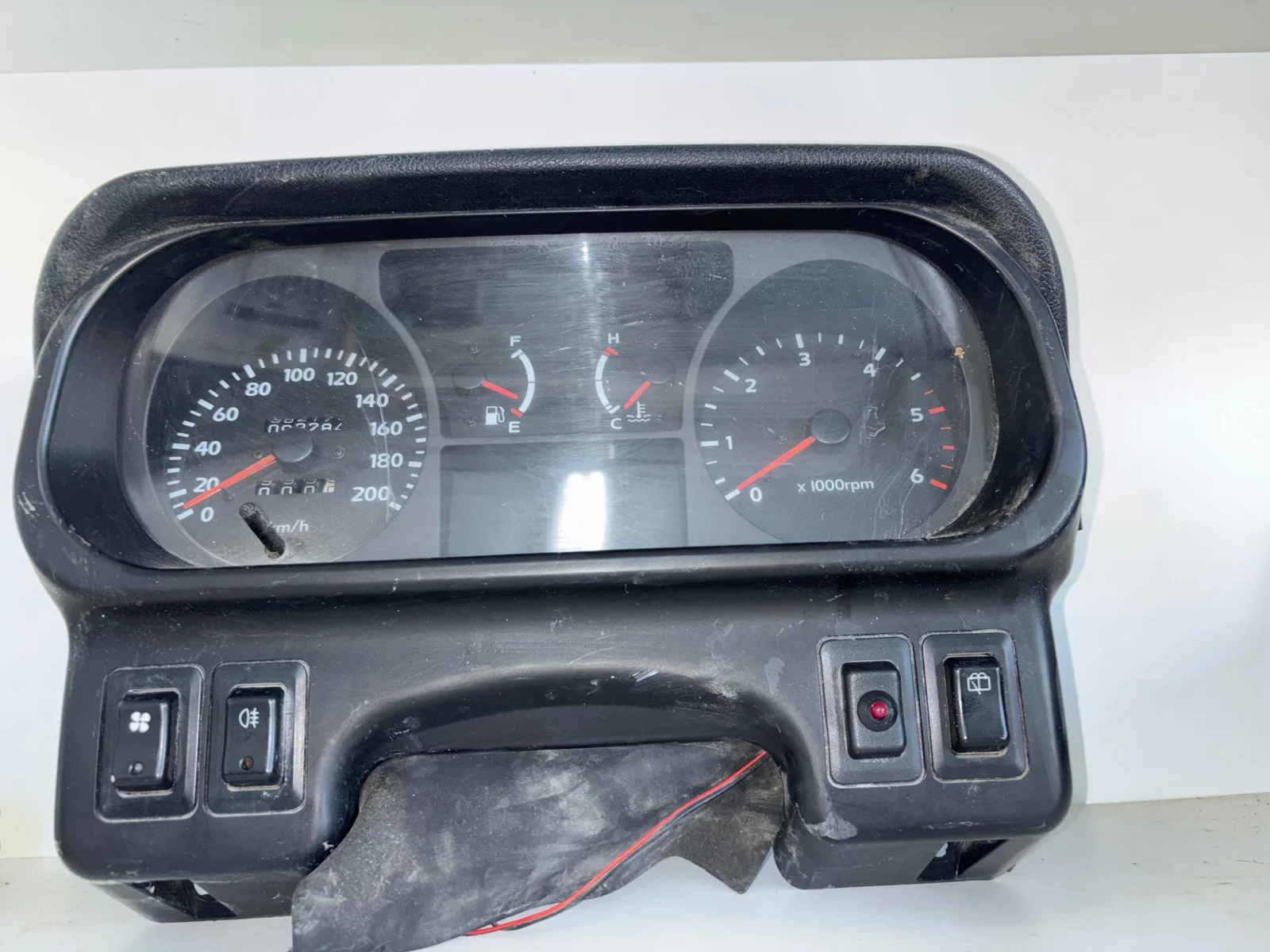 Foto de CUADRO INSTRUMENTOS MITSUBISHI GALLOPER (HYUNDAI)(02.1998) 2.5 Turbodiesel (99 CV / 73 KW)