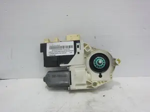 Foto de MOTOR ELEVALUNAS DELANTERO DERECHO CITROEN C5 BERLINA 2.2 HDi FAP CAT (4HX / DW12ED4) (133 CV / 98 KW) referencia 9649304480