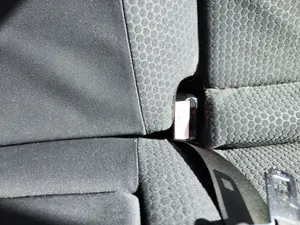 Foto de ENGANCHE CINTURON TRASERO DERECHO RENAULT MEGANE II BERLINA 5P 1.5 dCi Diesel (101 CV / 74 KW)