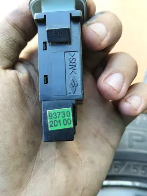 Foto de INTERRUPTOR HYUNDAI ELANTRA (XD) referencia 937302D100 foto 2