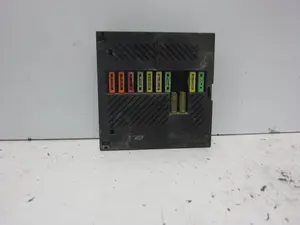 Foto de CAJA RELES / FUSIBLES BMW SERIE 6 COUPE (E63) 4.4 V8 32V CAT (333 CV / 245 KW) referencia 1394370 foto 3